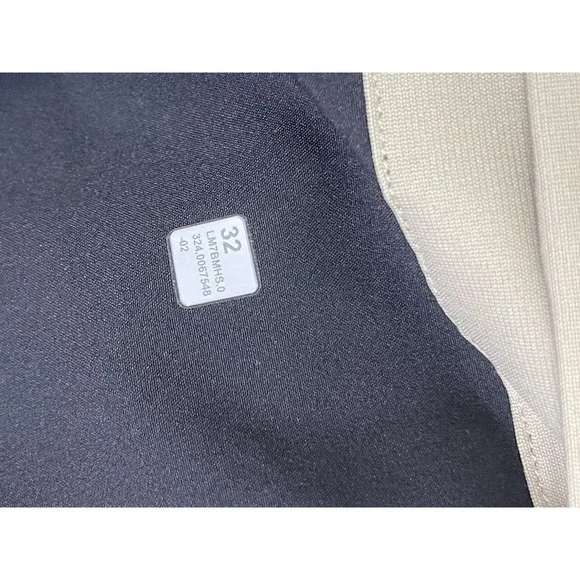 Lululemon Commission‎ Relaxed Fit Khaki Chino Shorts  Inseam Men's Size 32 - Picture 9 of 11